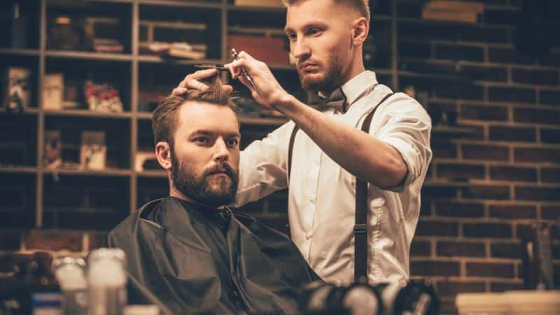 Lý giải chi tiết về việc chiêm bao thấy cắt tóc